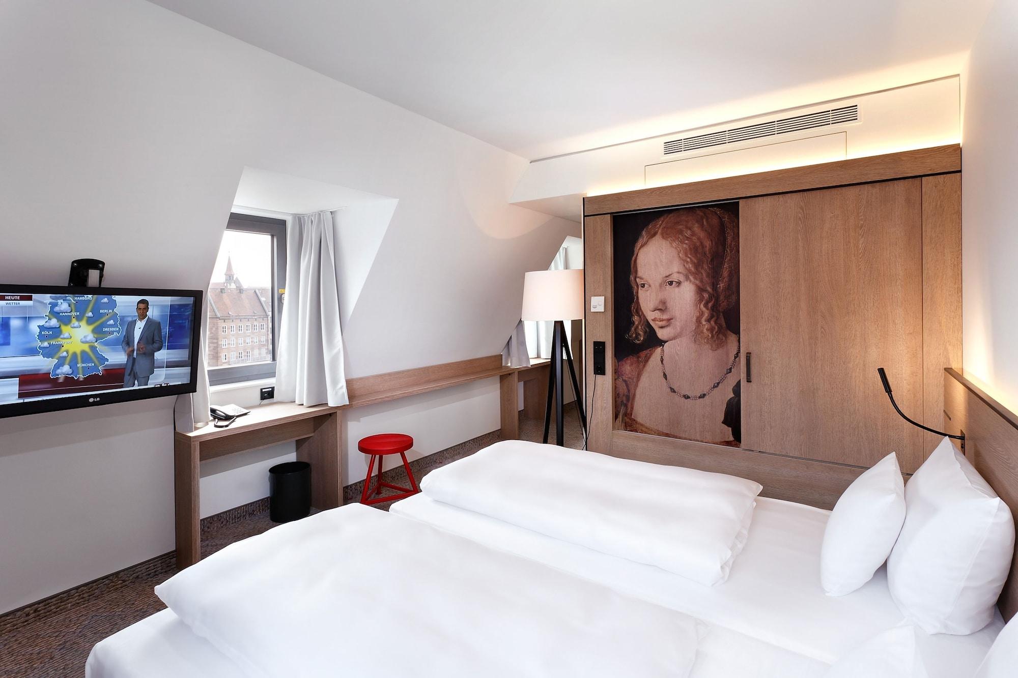 Sorat Hotel Saxx Nurnberg Room photo